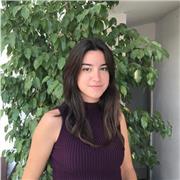 Profesora de inglés conversacional, profesional y con implicación en la naturalidad y fluidez.